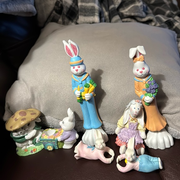 Lot of 7 ceramic Easter bunny table decorations - Picture 1 of 6